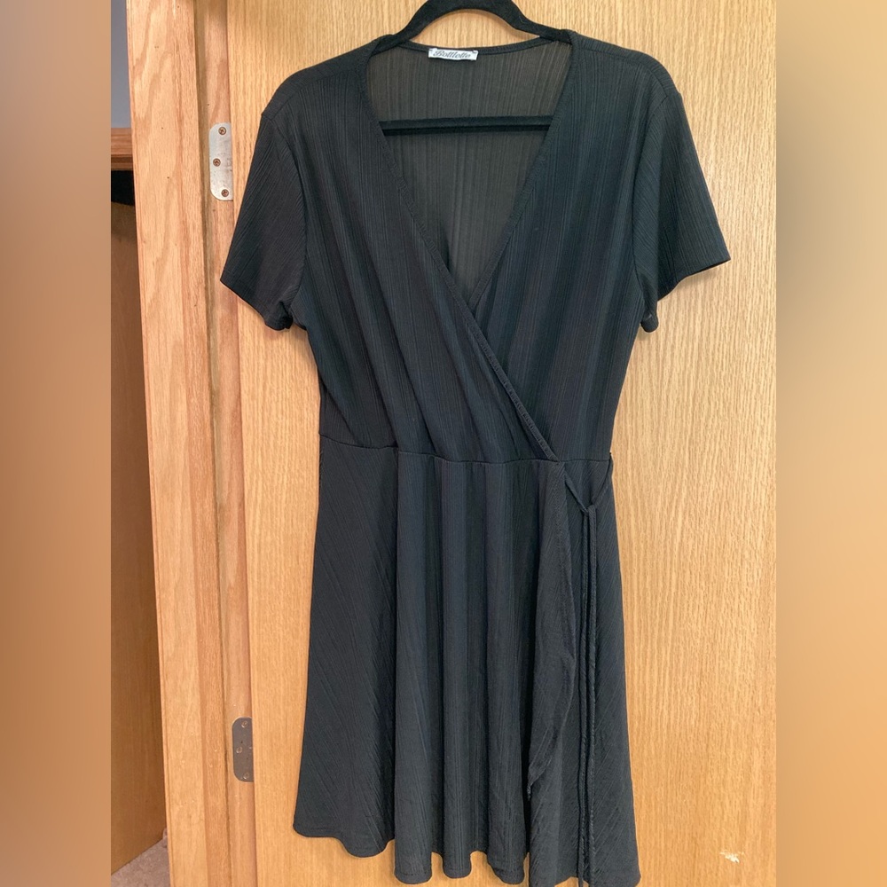 Black wrap dress 2X